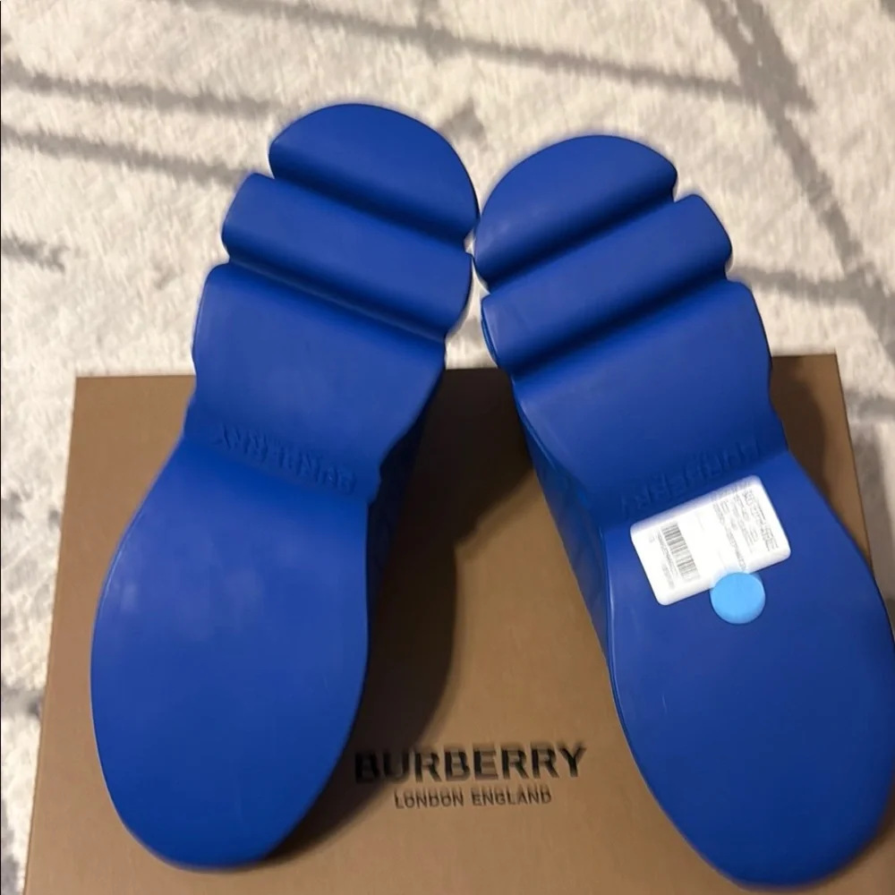 Burberry Men's Blue Sneakers - Picture 3 of 4